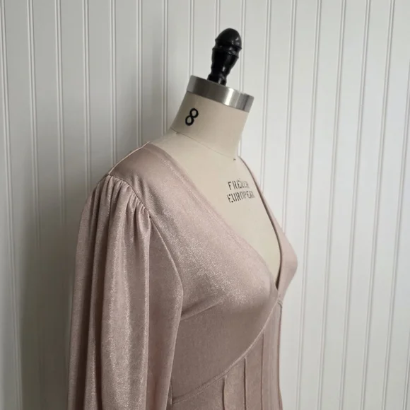 Free People Pleated Romantic V-Neck Top in size Medium - Picture 7 of 7